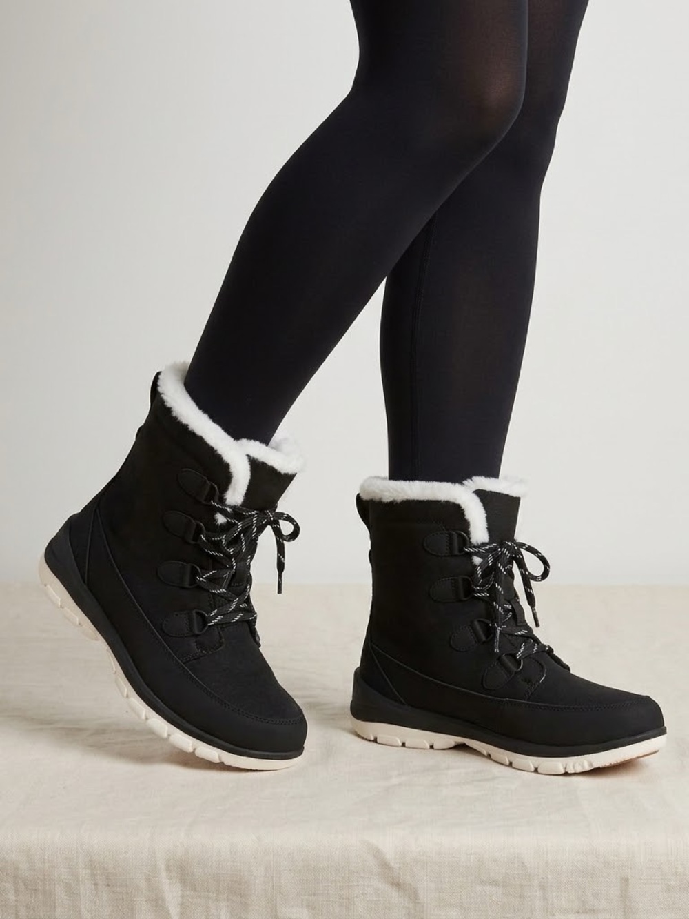 NWT universal thread Corie winter black faux fur lined waterproof boots Size 8